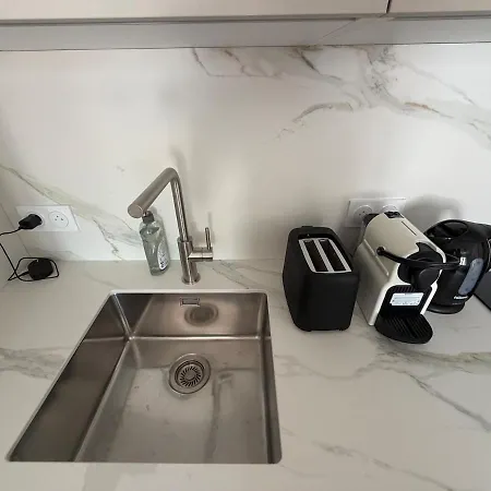 Apartamento Newly Renovated In