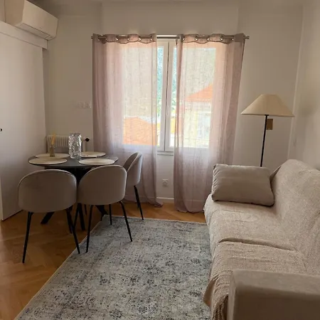 Newly Renovated In Lejlighed Beaulieu-sur-Mer